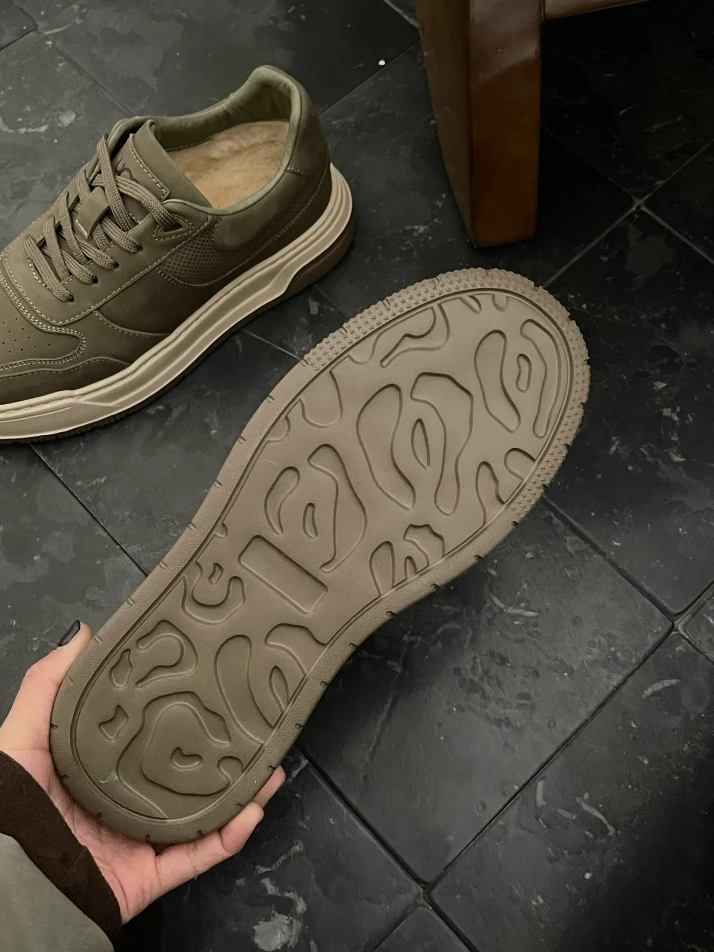 Men's men's shoes 💰600 𝐔𝐆𝐆 | Work sneakers Duicun, selected first-layer cow nubuck, simple, retro style, super good-looking, exclusive private model outsole, comfortable and good anti-slip effect, real wool lining, must be arranged for autumn and winter matching!   Size：39-46